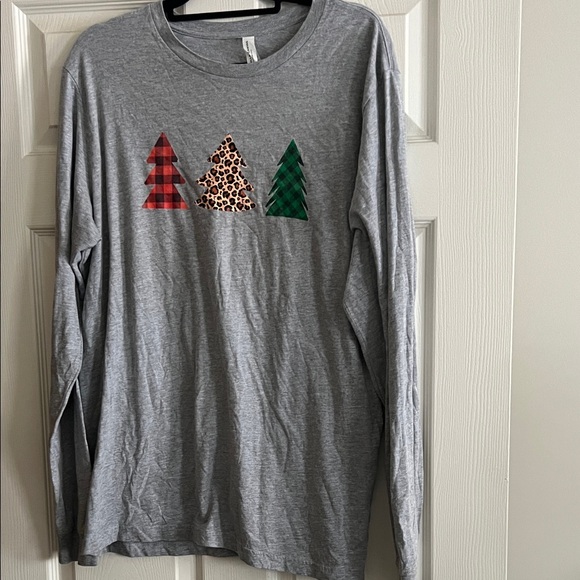 Bella Canvas Gray Women’s Long Sleeve Shirt with Tree Pattern Size XL Chic Soul - Picture 1 of 3